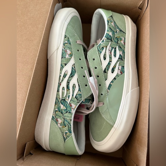 NIB Men’s Straye Sneakers. - Picture 1 of 7